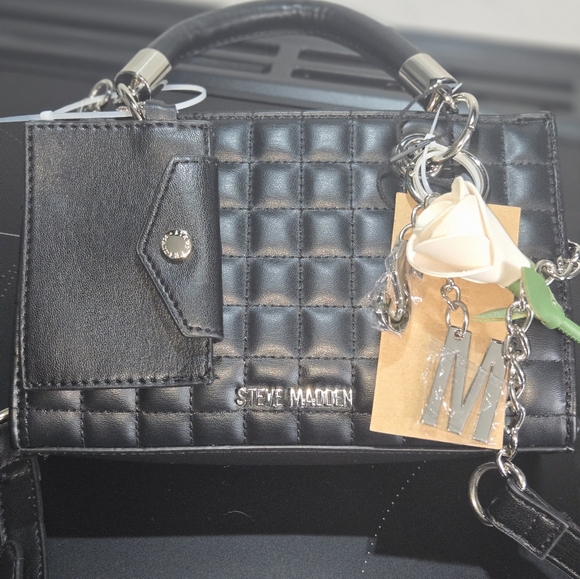 Steve Madden Black Quilted Bag with Silver Accents NWT - Picture 5 of 10